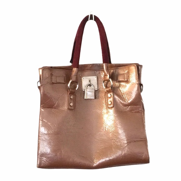 Glossy Champagne Lock Purse - Picture 8 of 8